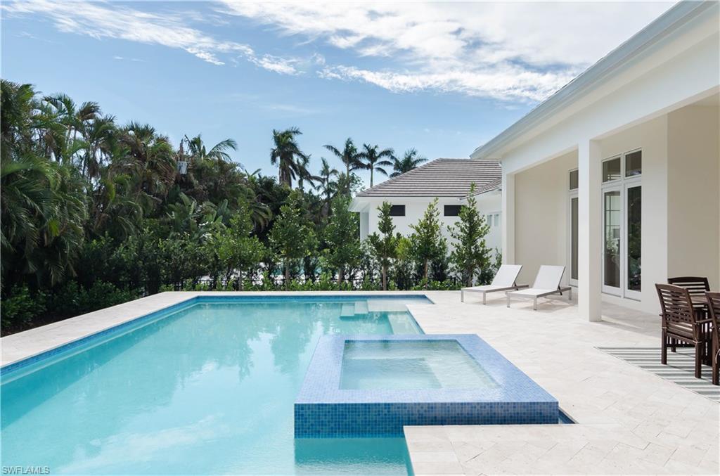 MOORINGS - Residential