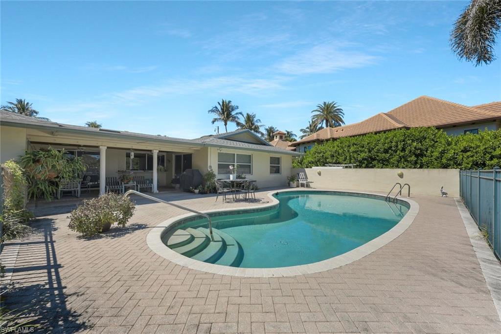 OLDE NAPLES - Residential