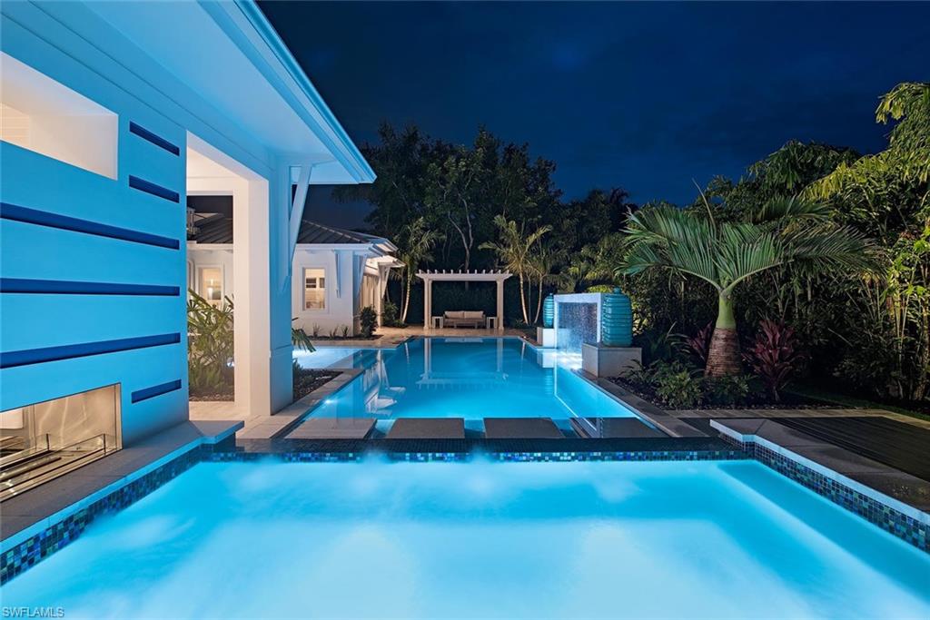 MOORINGS - Residential
