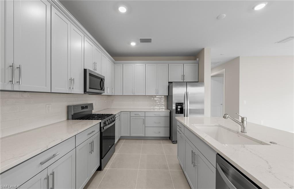 DEL WEBB OAK CREEK - Residential