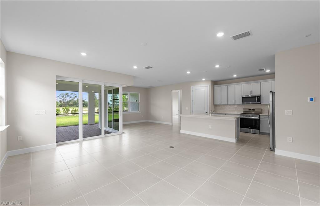 DEL WEBB OAK CREEK - Residential