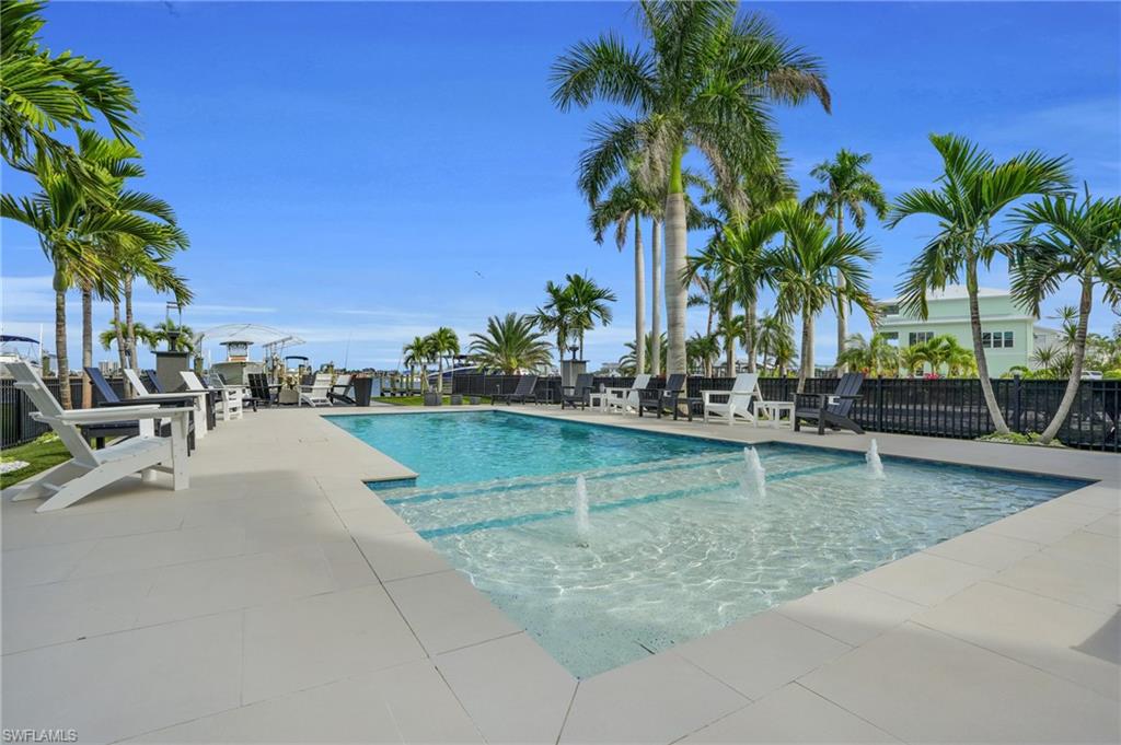 ISLAND SHORES - Residential