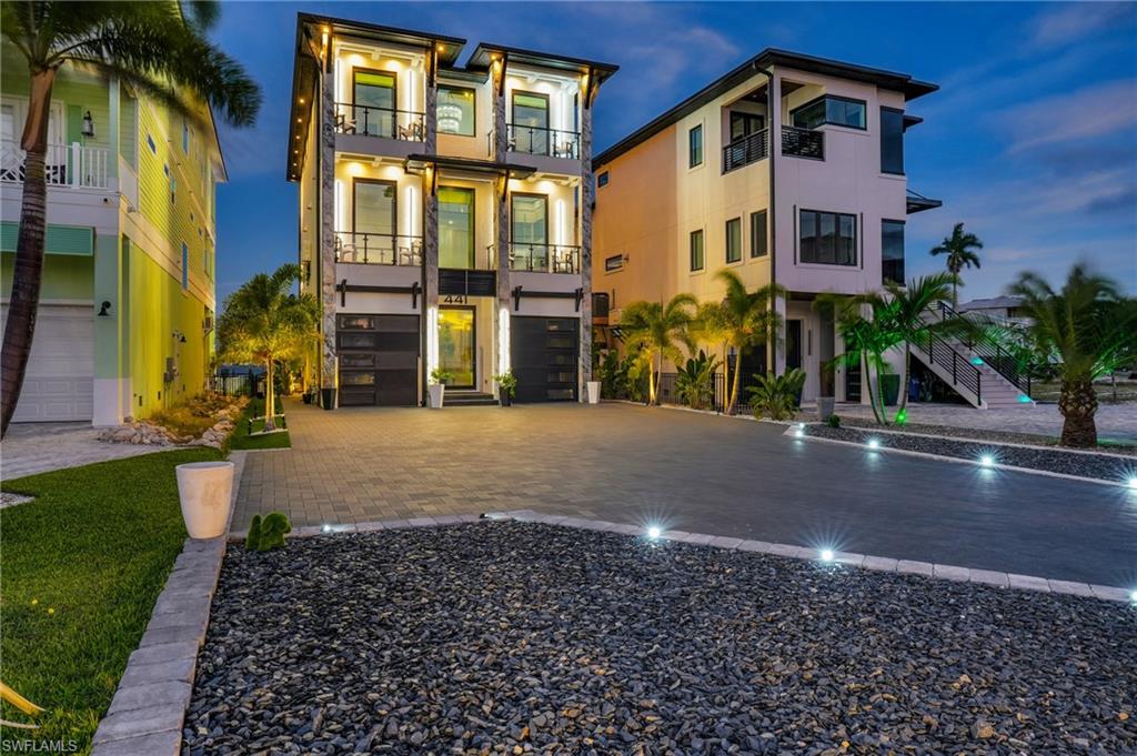 ISLAND SHORES - Residential