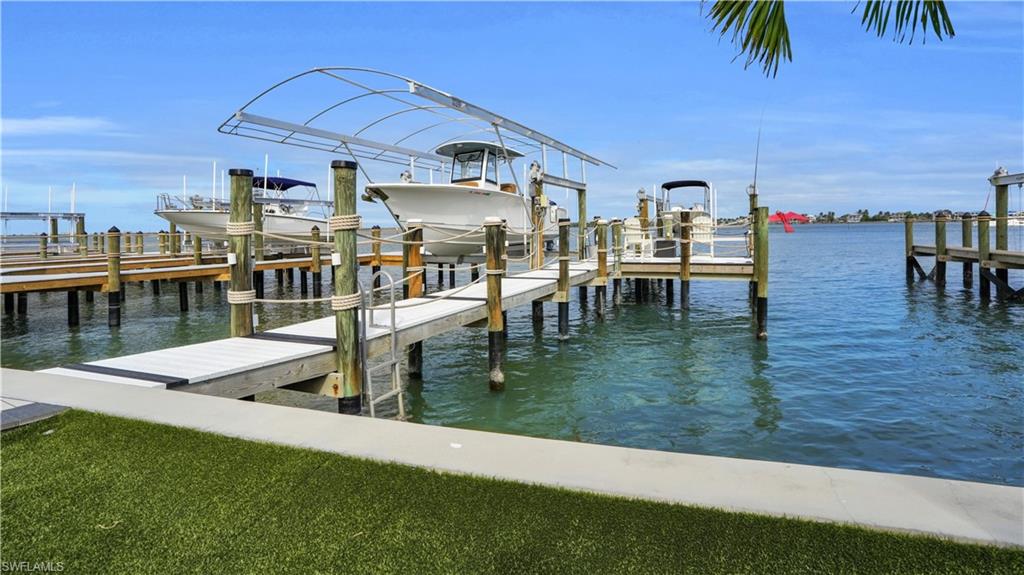 ISLAND SHORES - Residential