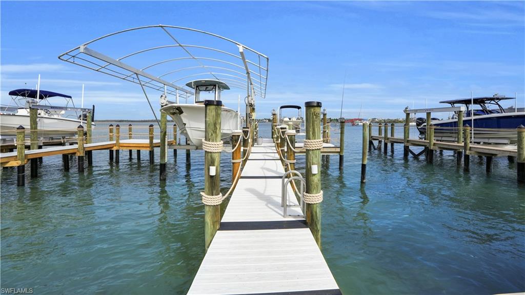 ISLAND SHORES - Residential