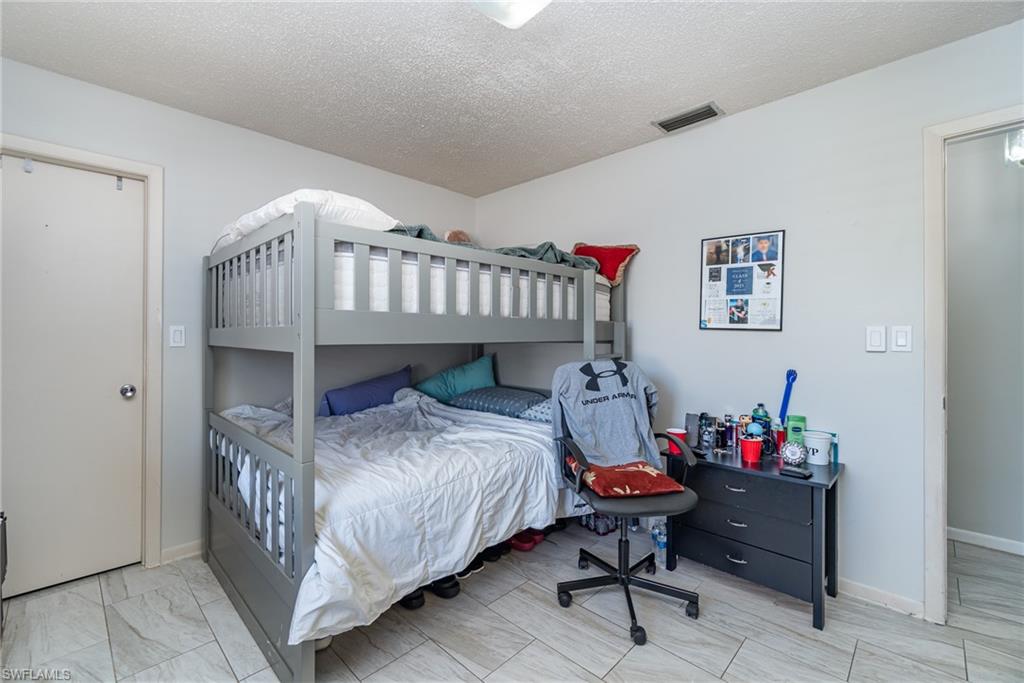 SAN CARLOS PARK - Residential