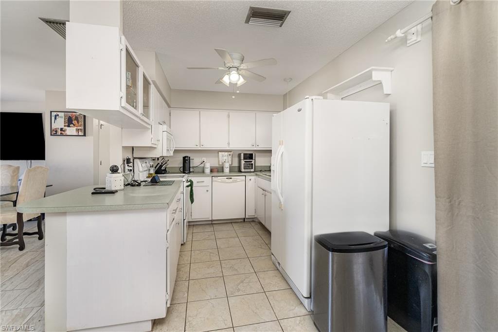 SAN CARLOS PARK - Residential