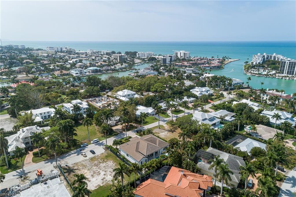 MOORINGS - Residential