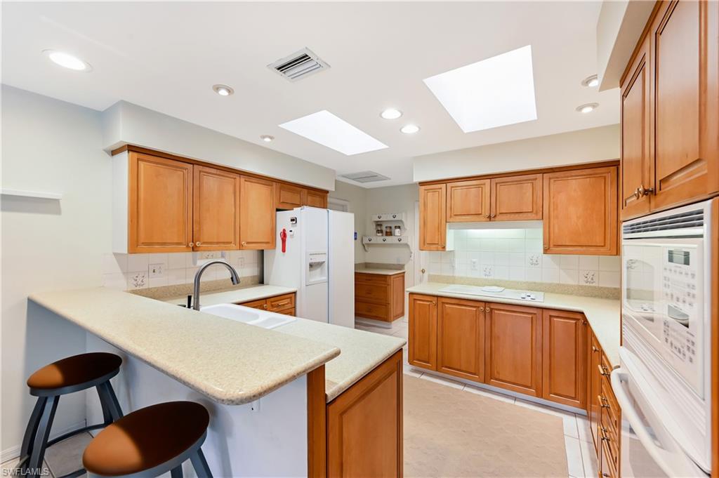 PINECREST AT PELICAN BAY - Residential