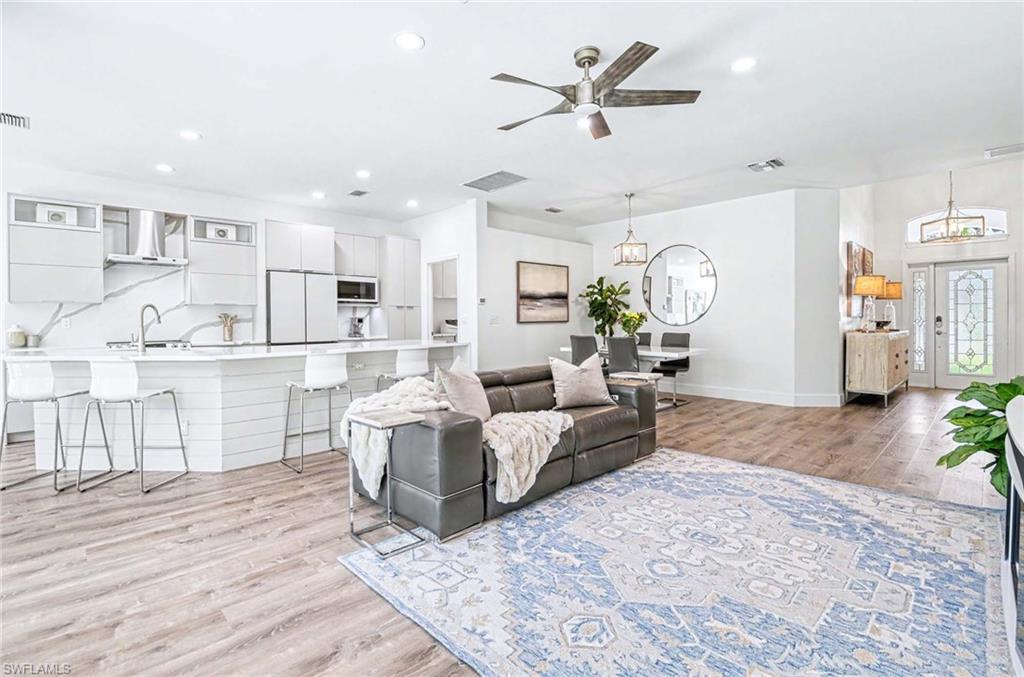 LAUREL LAKES - Residential