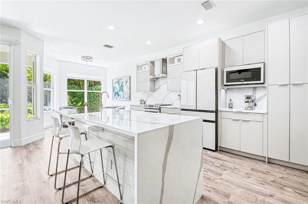 LAUREL LAKES - Residential
