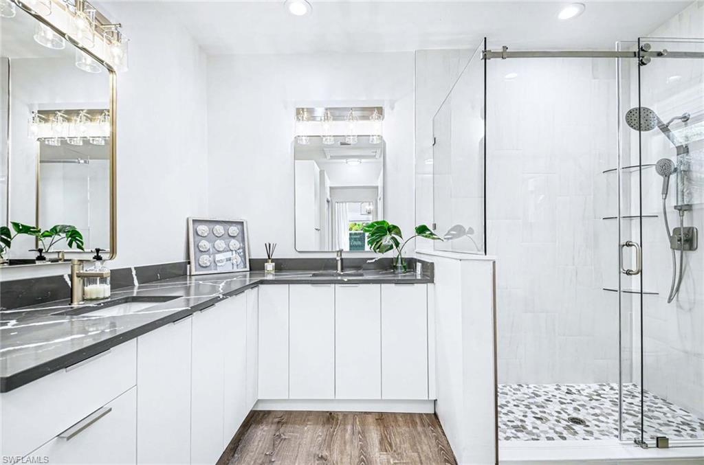 LAUREL LAKES - Residential