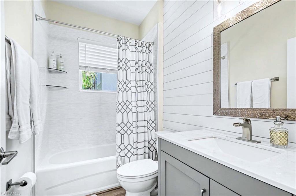 LAUREL LAKES - Residential