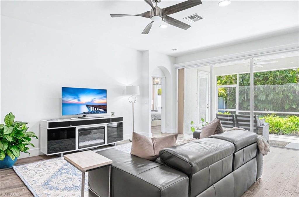 LAUREL LAKES - Residential