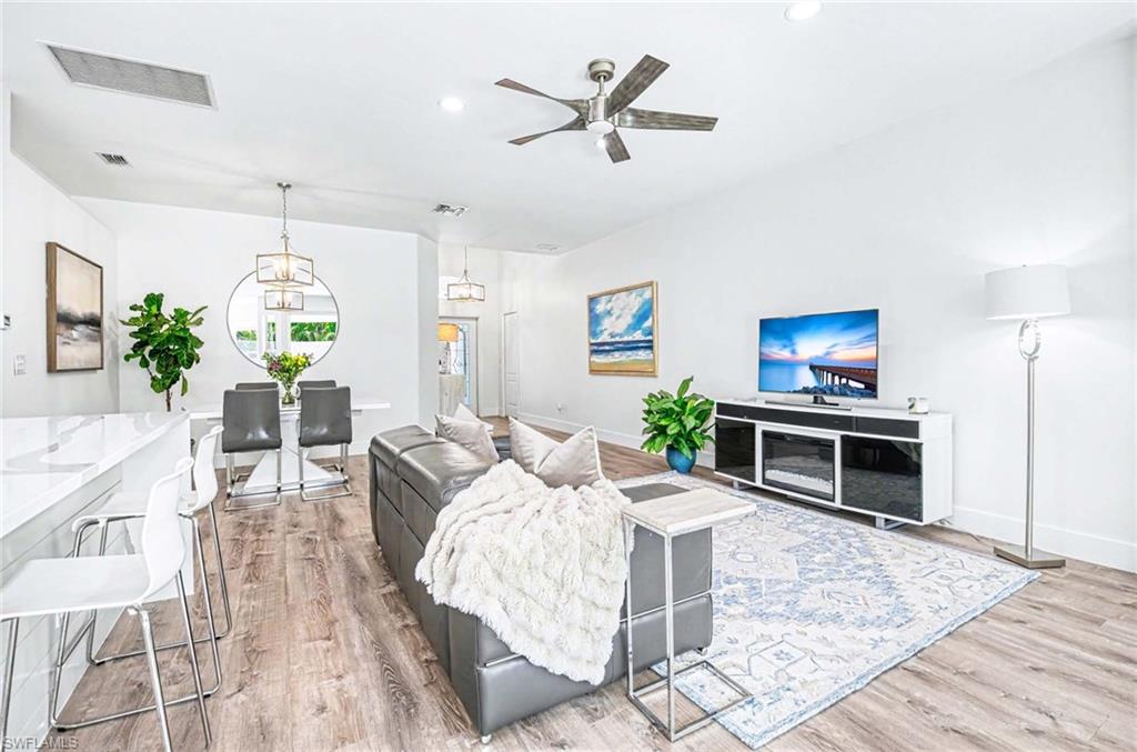 LAUREL LAKES - Residential
