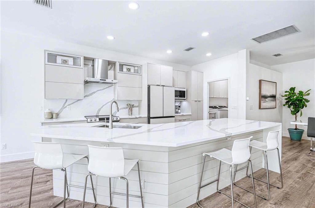 LAUREL LAKES - Residential