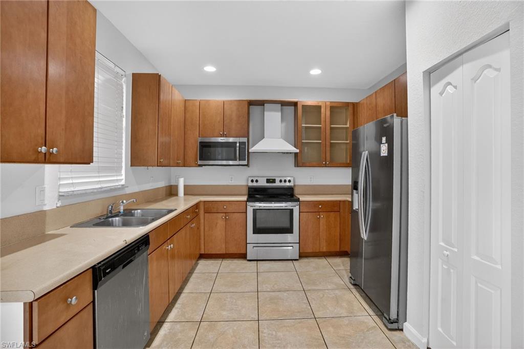 FALLS OF PORTOFINO - Residential Lease