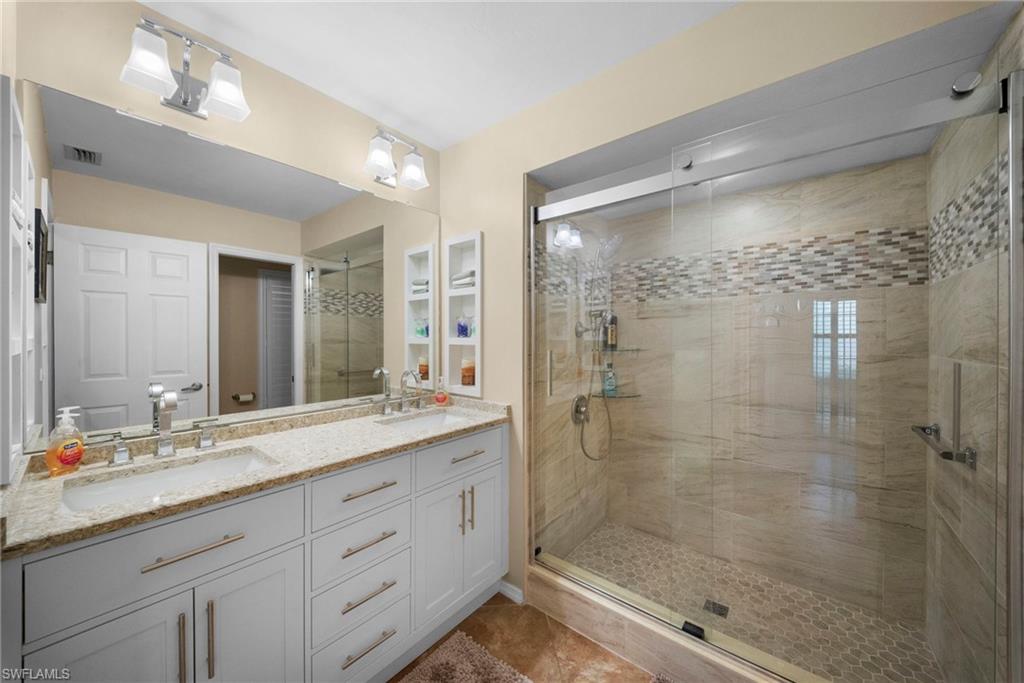 FOUNTAIN LAKES - Residential
