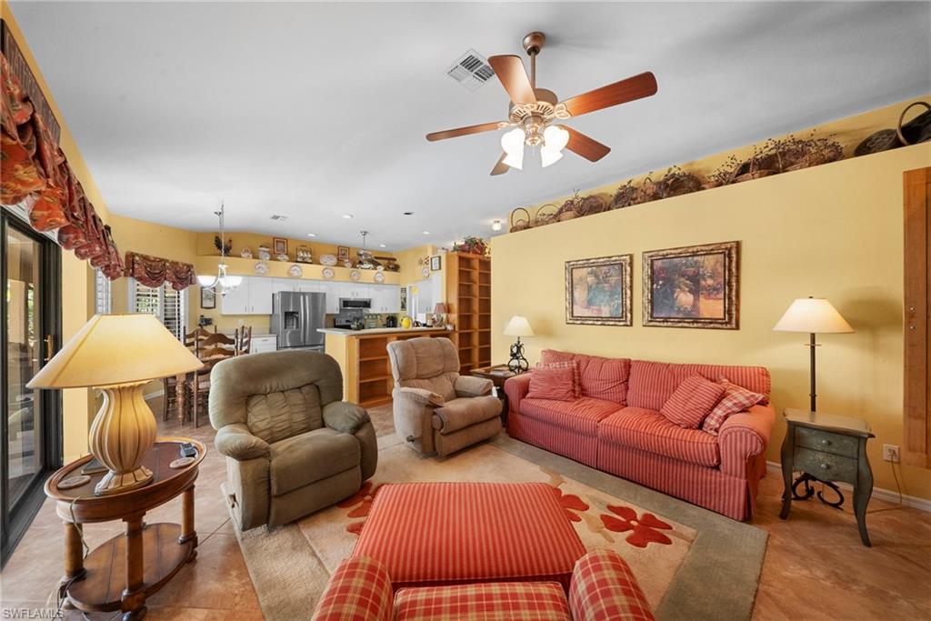FOUNTAIN LAKES - Residential