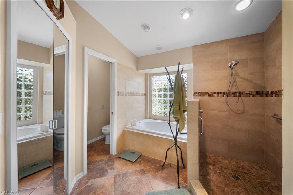 FOUNTAIN LAKES - Residential