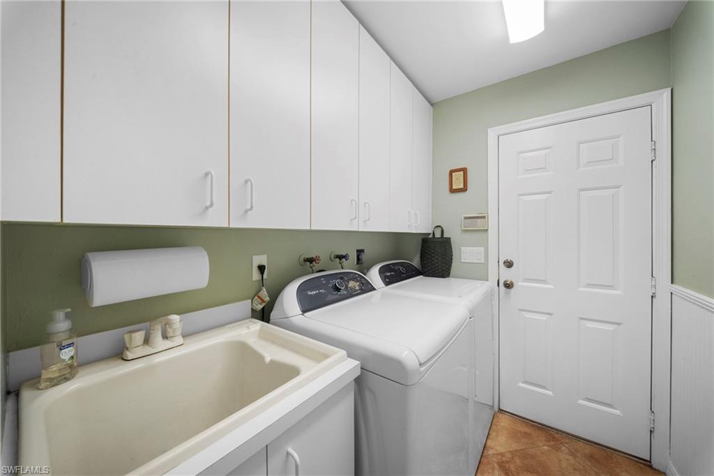 FOUNTAIN LAKES - Residential