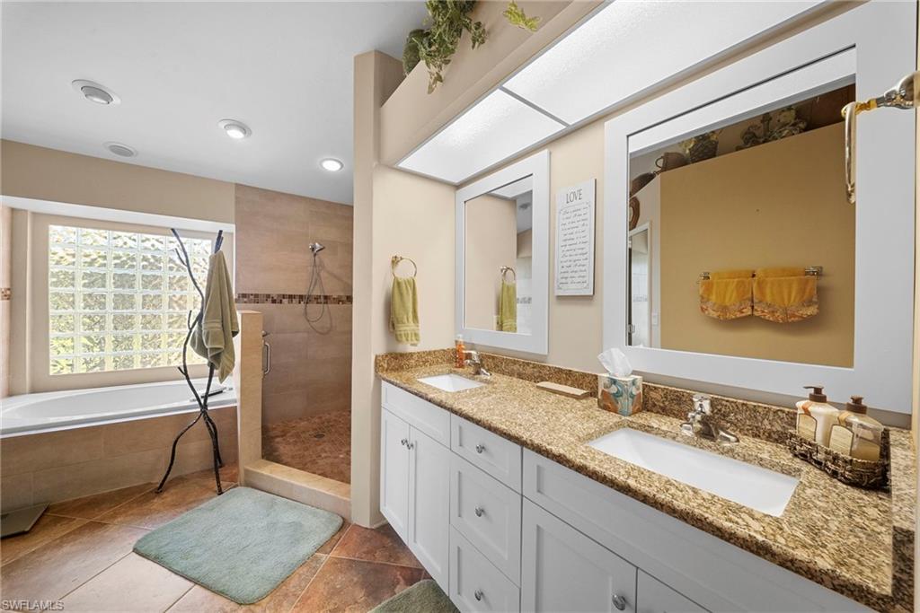 FOUNTAIN LAKES - Residential