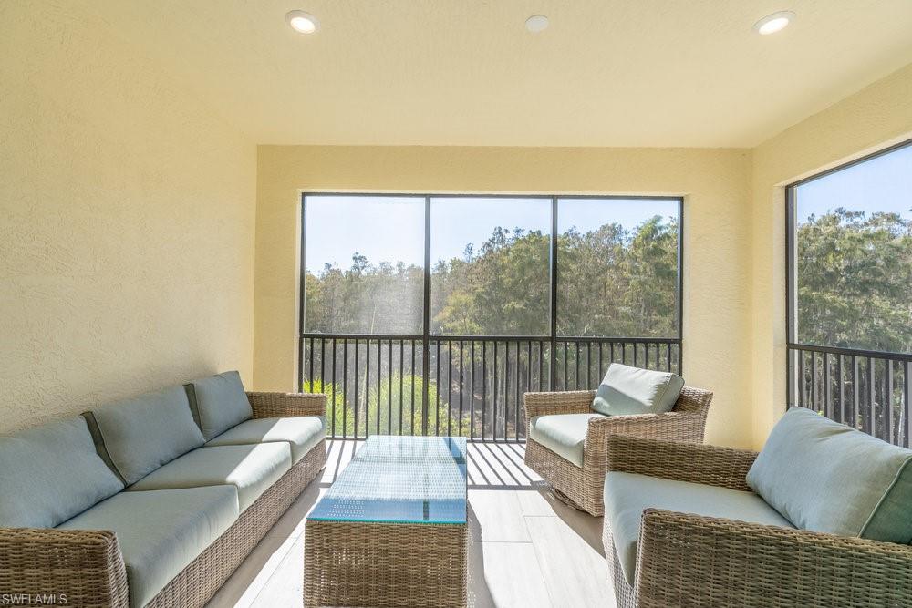 VIANSA - Residential Lease