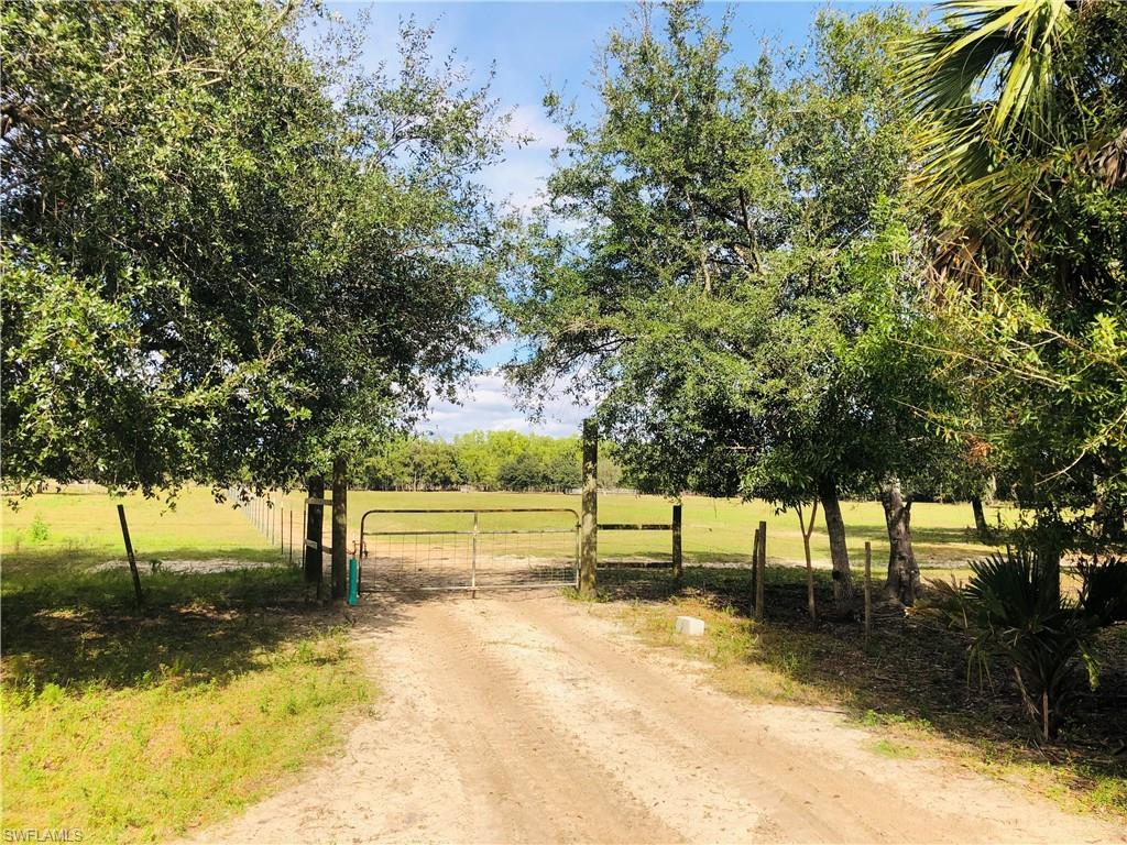 ACREAGE - Land
