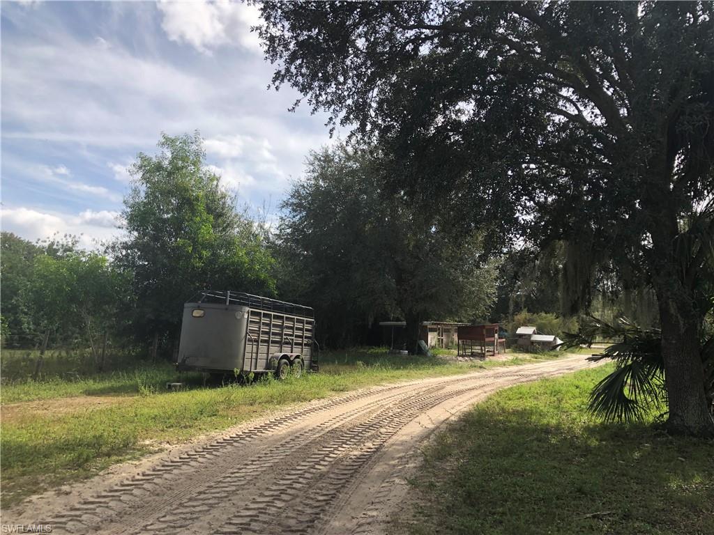 ACREAGE - Land