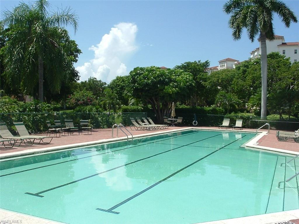 LA PENINSULA - Residential
