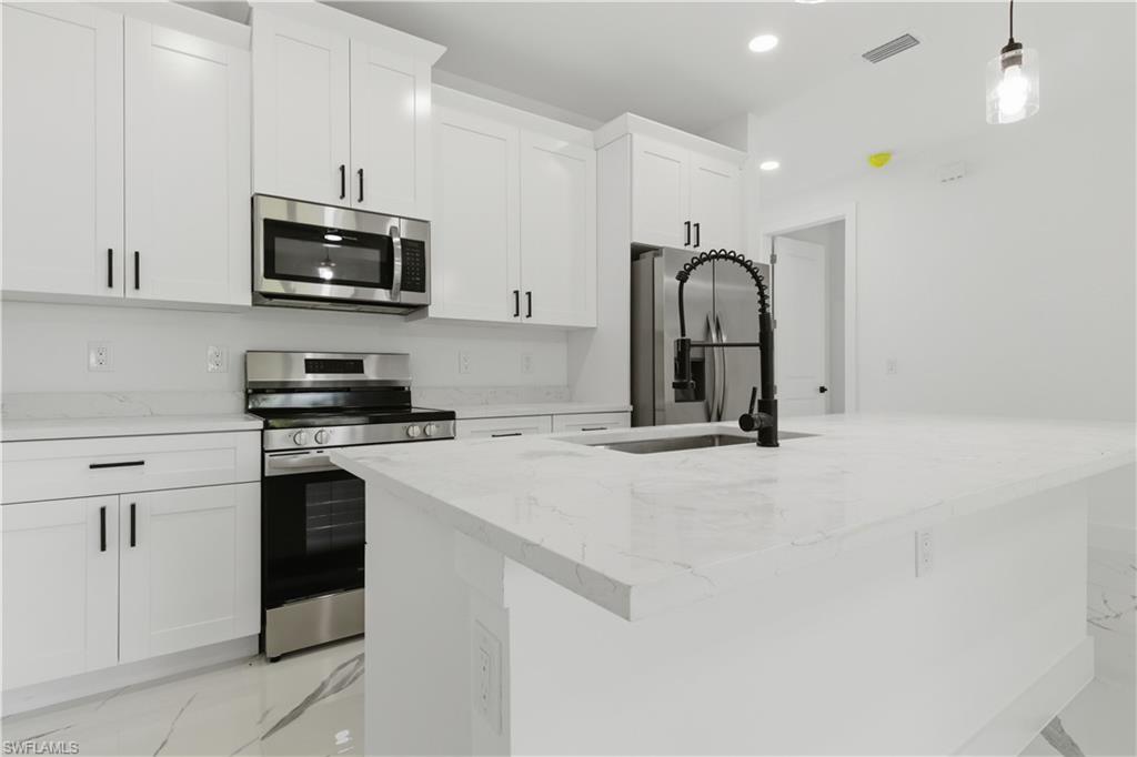 LEHIGH ESTATES - Residential Lease