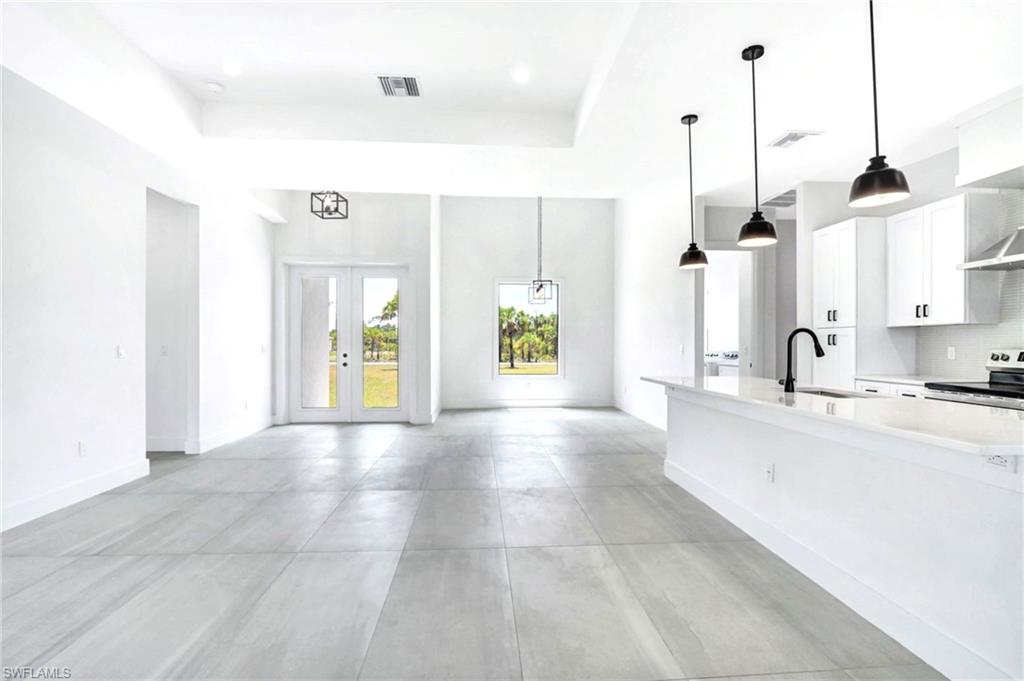 GOLDEN GATE ESTATES - Residential
