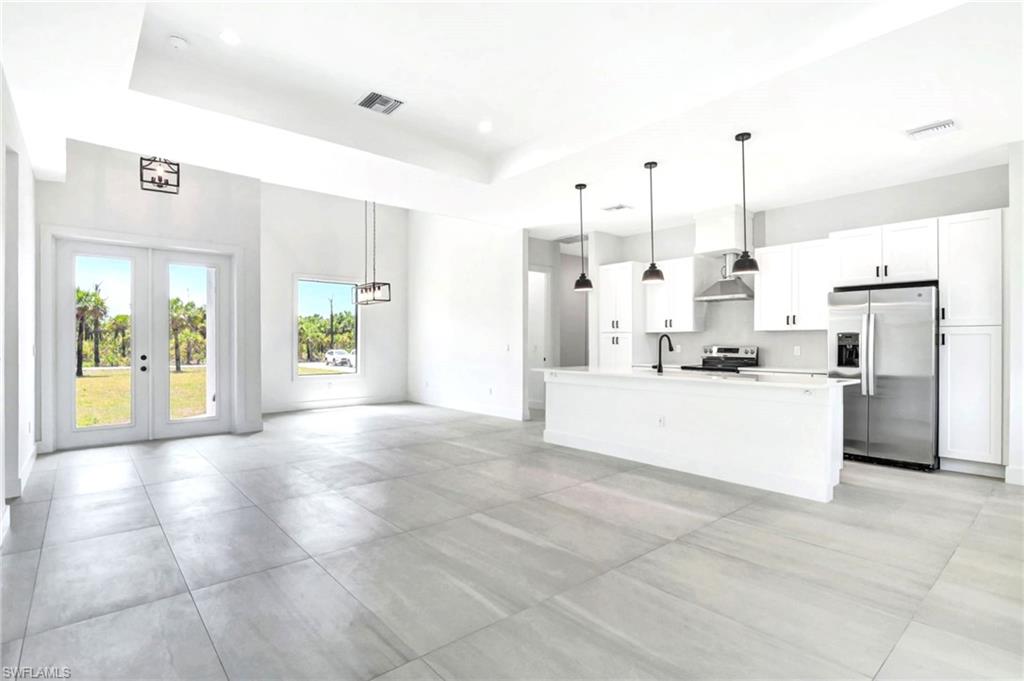 GOLDEN GATE ESTATES - Residential