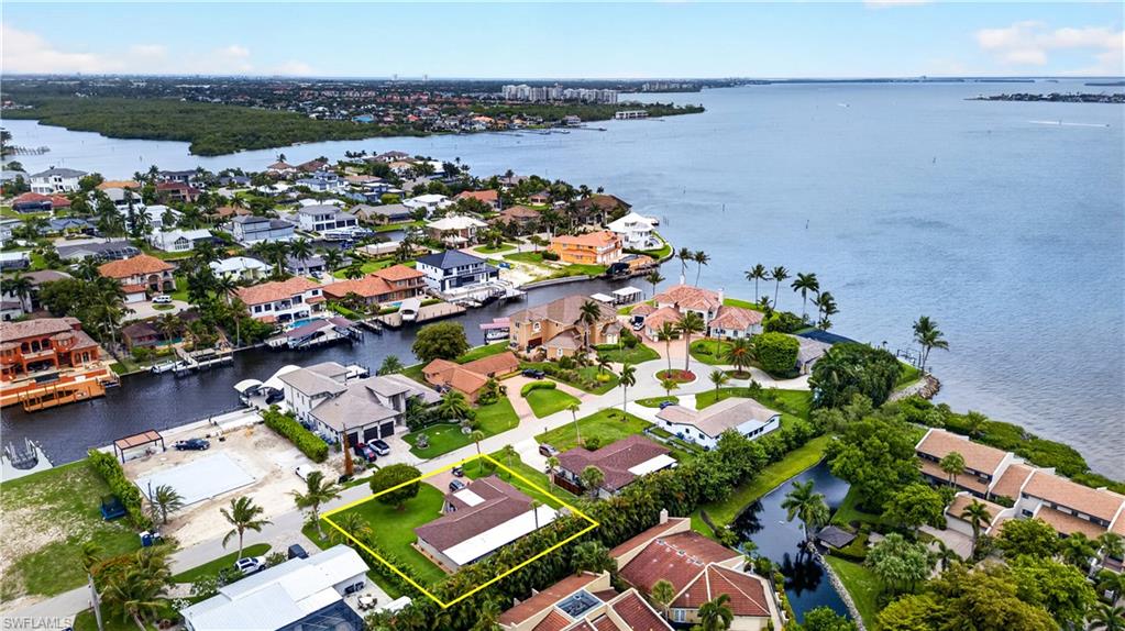 TOWN AND RIVER - Residential