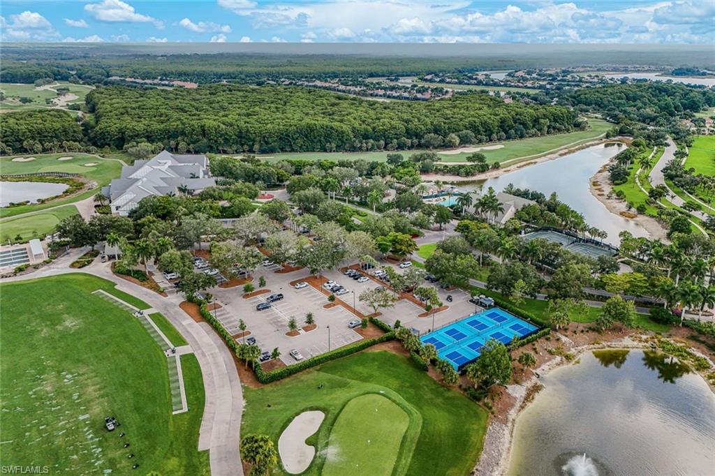TWIN EAGLES - Residential