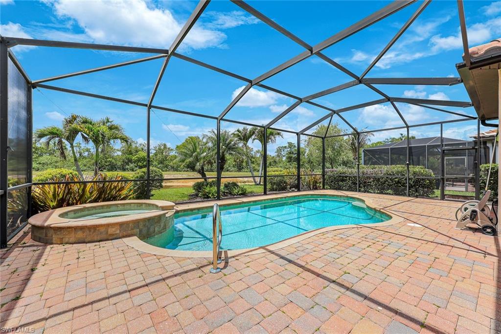 TWIN EAGLES - Residential