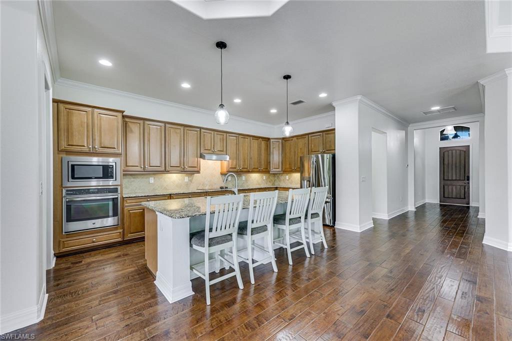 TWIN EAGLES - Residential