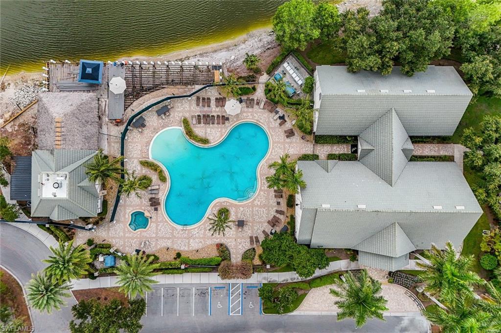 TWIN EAGLES - Residential
