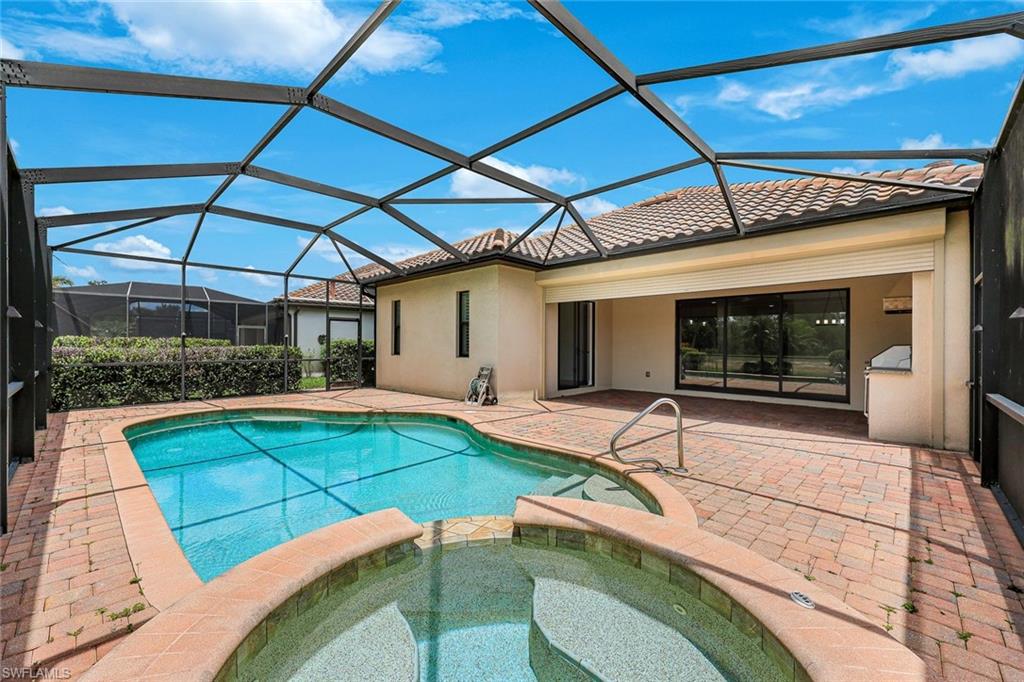 TWIN EAGLES - Residential