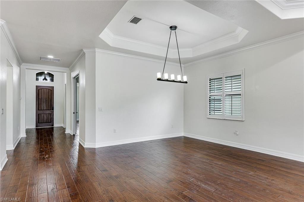 TWIN EAGLES - Residential