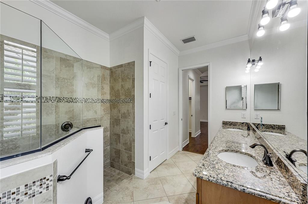 TWIN EAGLES - Residential