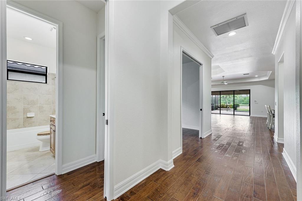 TWIN EAGLES - Residential