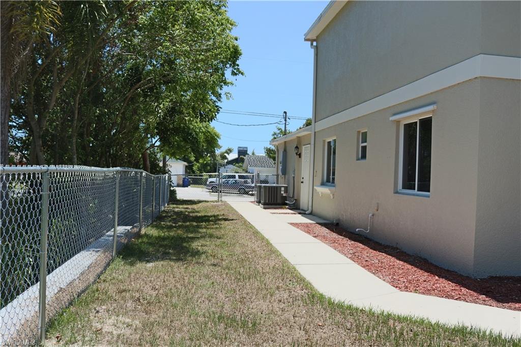 SAN CARLOS PARK - Residential