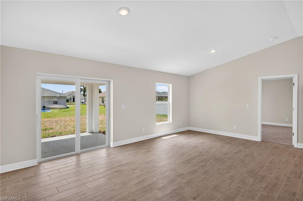 CAPE CORAL - Residential