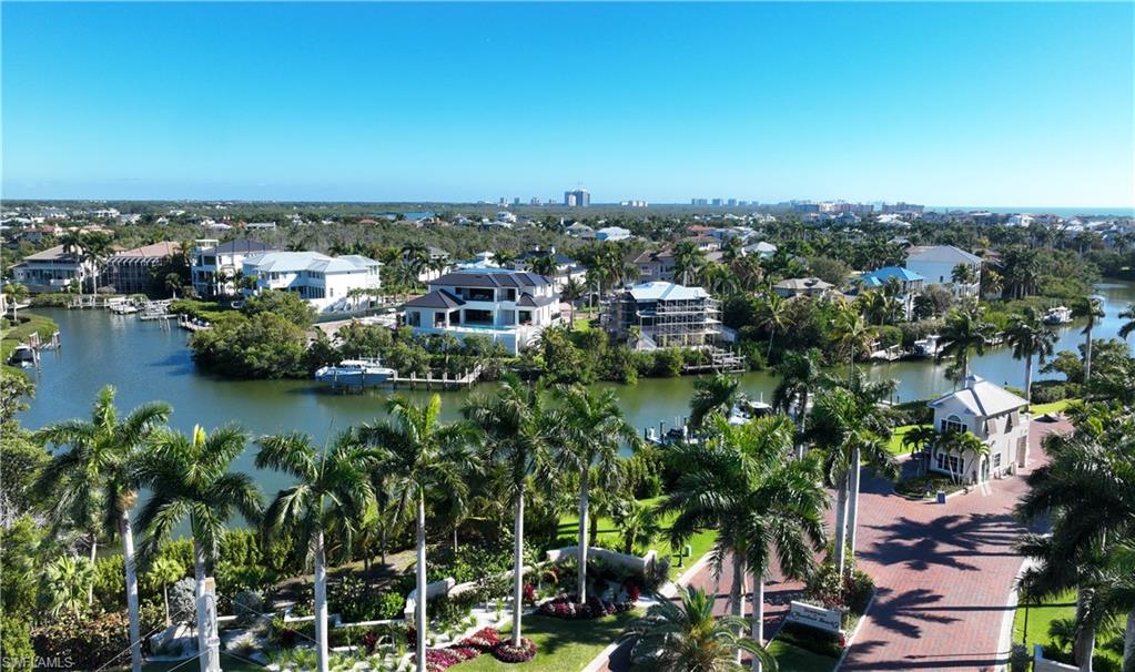 BAREFOOT BEACH - Residential
