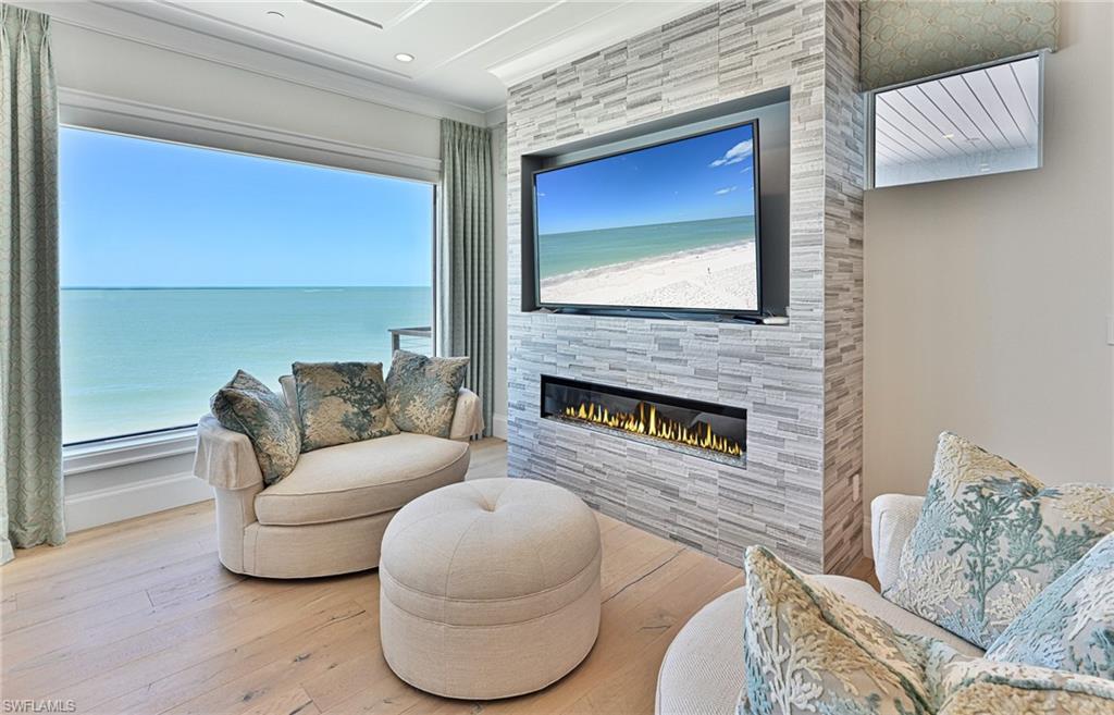 BAREFOOT BEACH - Residential