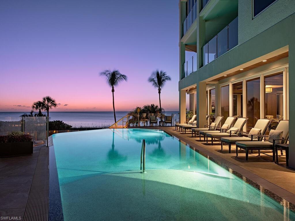 SEAPOINT AT NAPLES CAY - Residential