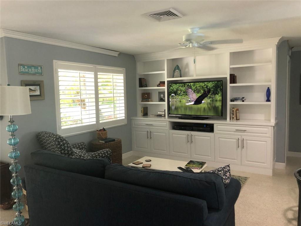 PALM LAKE - Residential