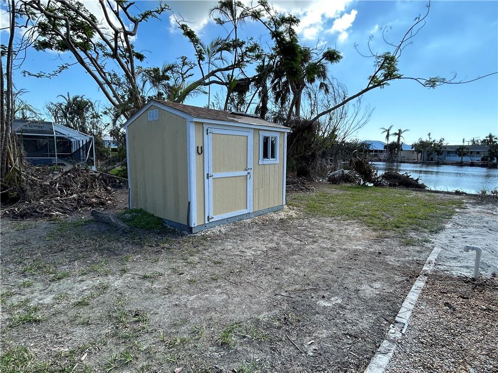 PALM LAKE - Residential