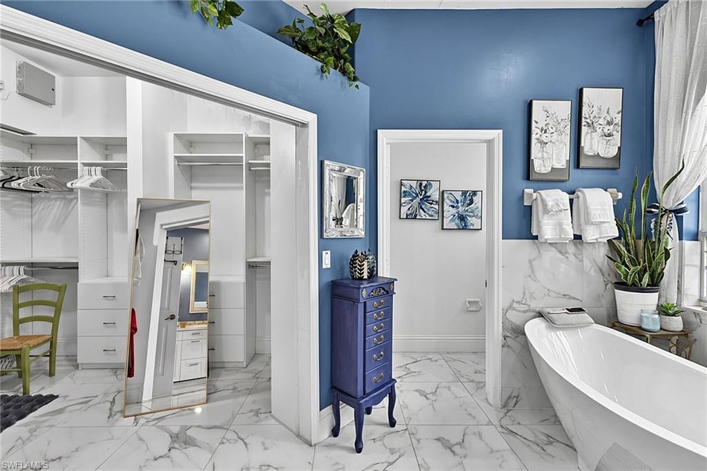 GOLDEN GATE ESTATES - Residential